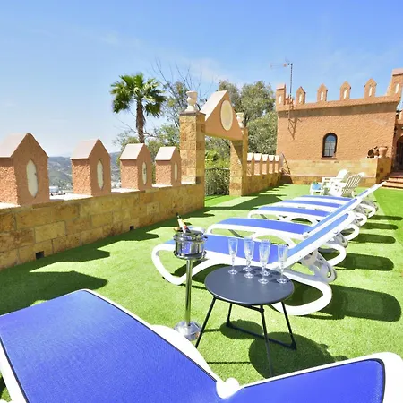 The Castle On The Hill! וילה מאלגה